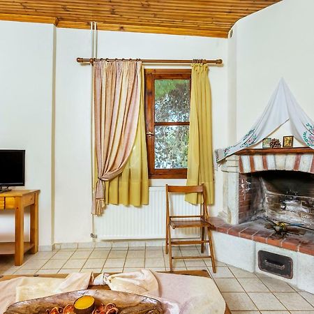 Xenios Loutra Village Karnagio 外观 照片