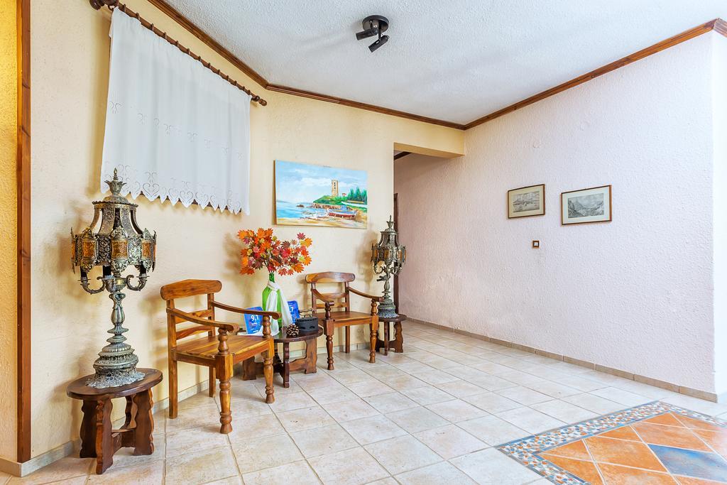 Xenios Loutra Village Karnagio 外观 照片