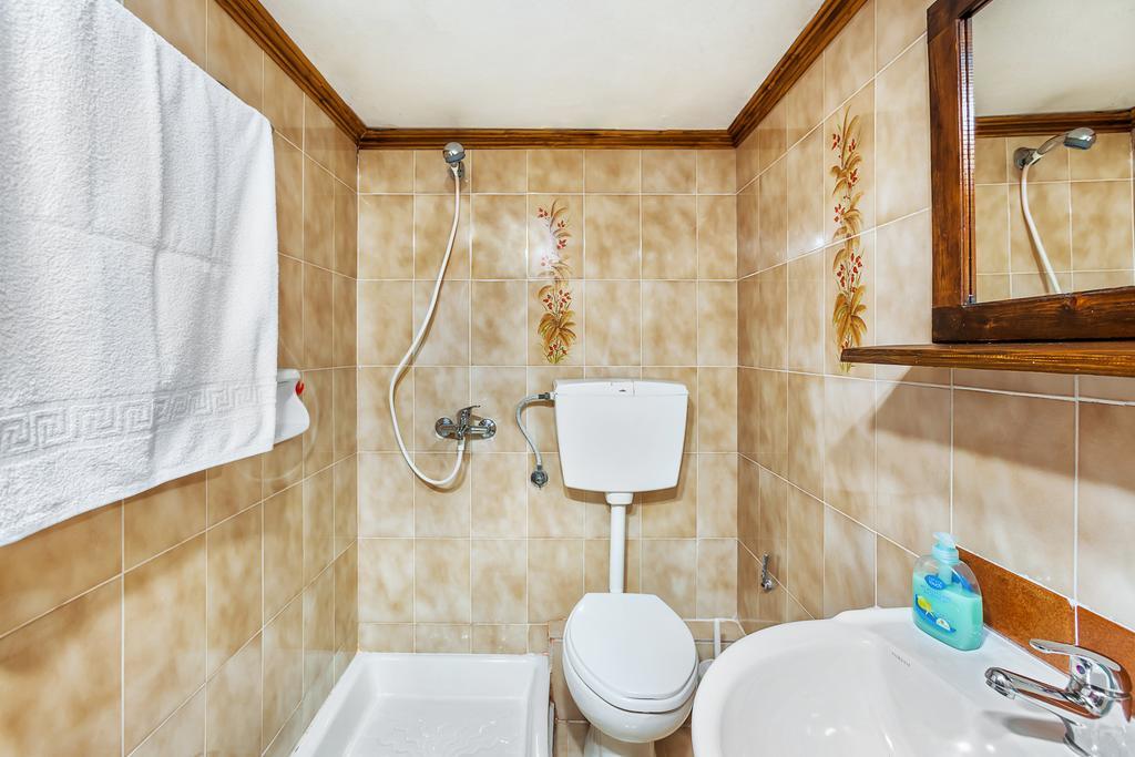 Xenios Loutra Village Karnagio 外观 照片