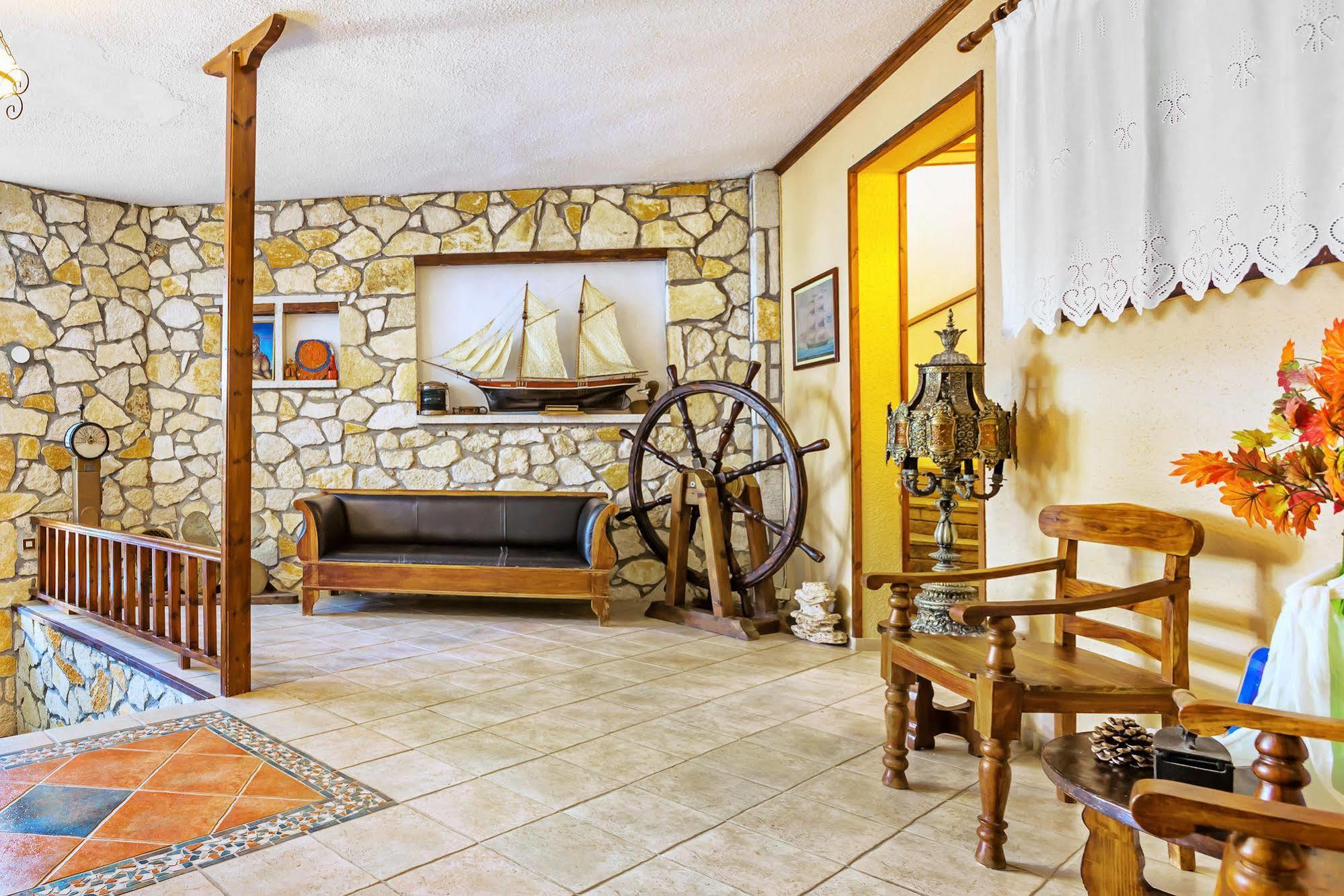 Xenios Loutra Village Karnagio 外观 照片