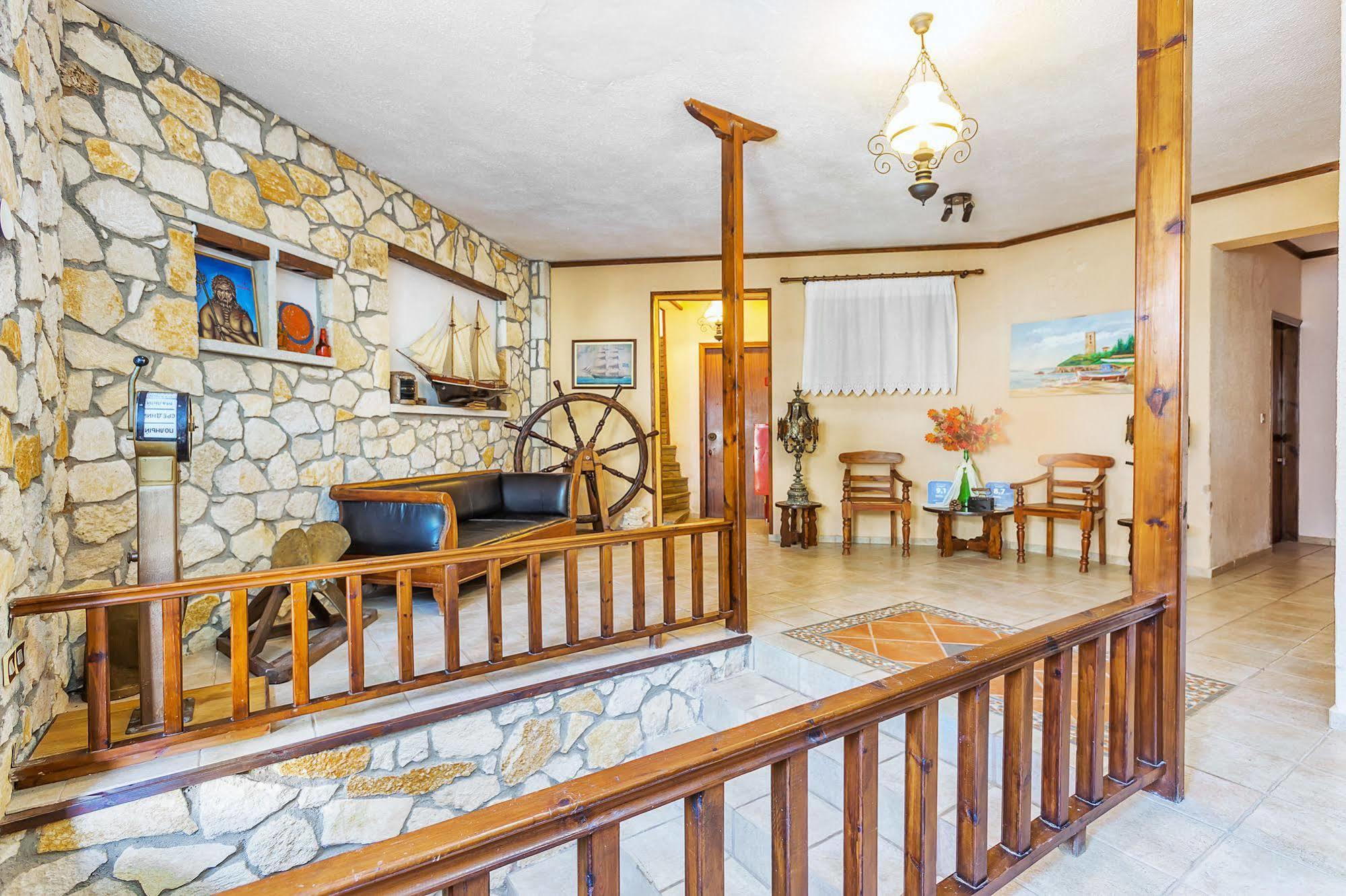 Xenios Loutra Village Karnagio 外观 照片